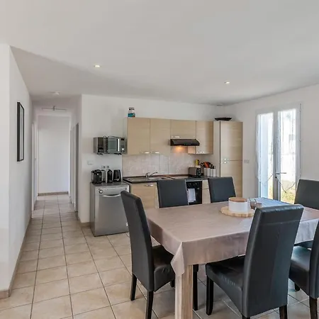 Charming House At 10 Min From The Beach Of In Ile D'oléron - Welkey